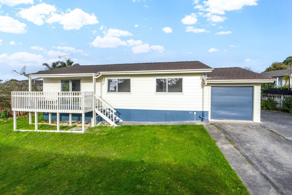 8 Katrina Place, Massey, Waitakere City, Auckland - Carousel 2