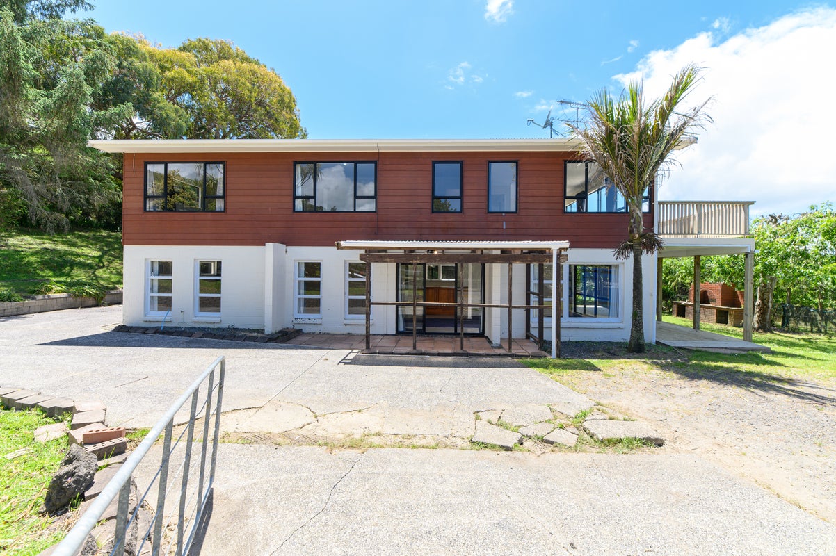 6 Shirley Road, Parau, Auckland - Carousel 1