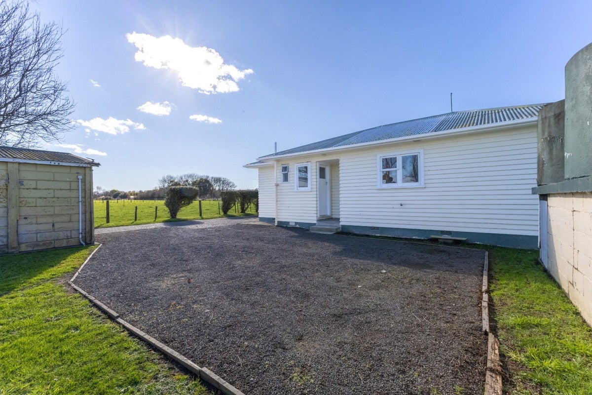 1495 Rangitikei Line, Kairanga, Palmerston North - Carousel 12