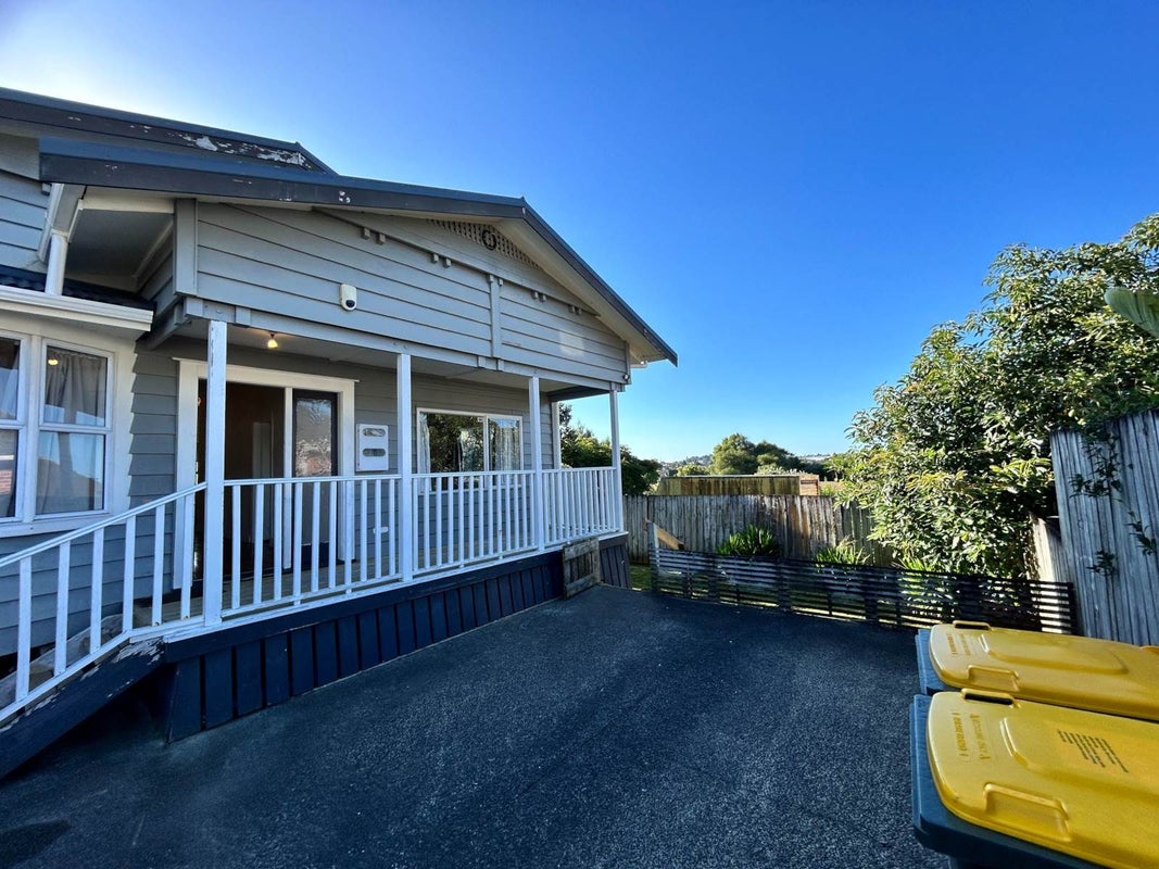 4 Hallam Street, Mount Albert, Auckland - Carousel 22