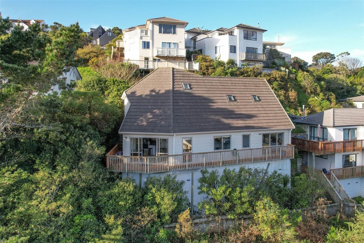 84B Woodland Road, Johnsonville, Wellington - Carousel 1