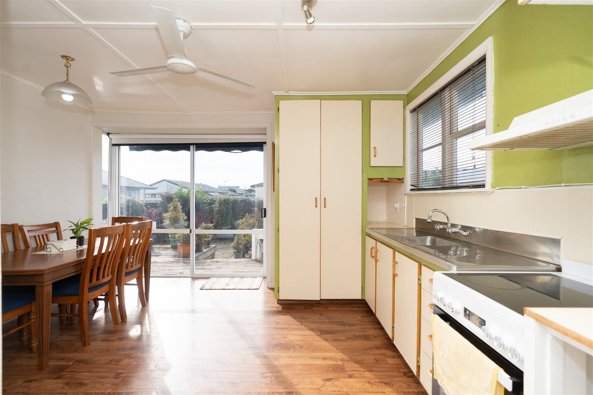 1 Hawk Street, Frankton, Hamilton - Carousel 2