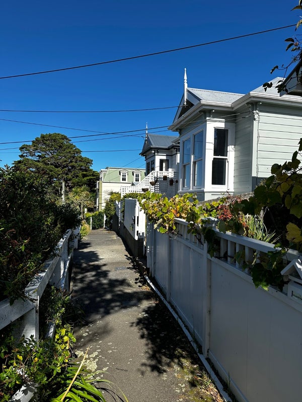 8 Hadfield Terrace, Kelburn, Wellington - Carousel 14