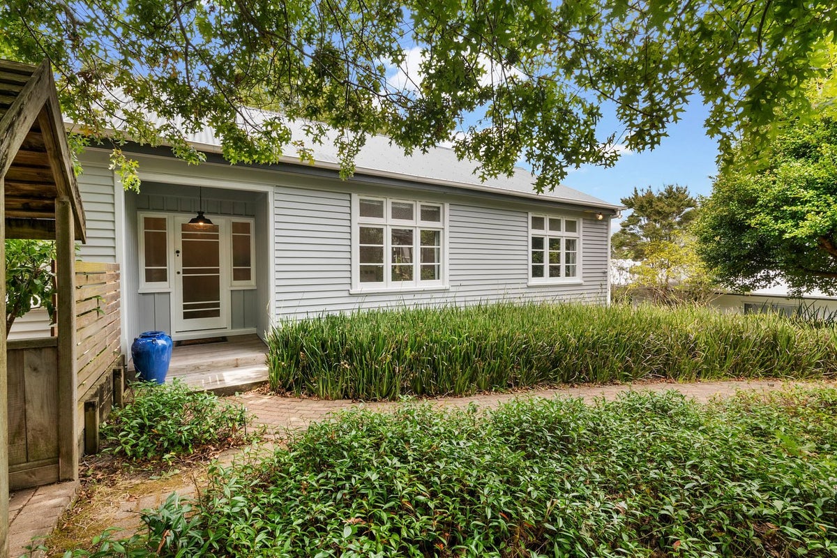 14 Springtime Crescent, Stanmore Bay, Whangaparaoa - Carousel 1