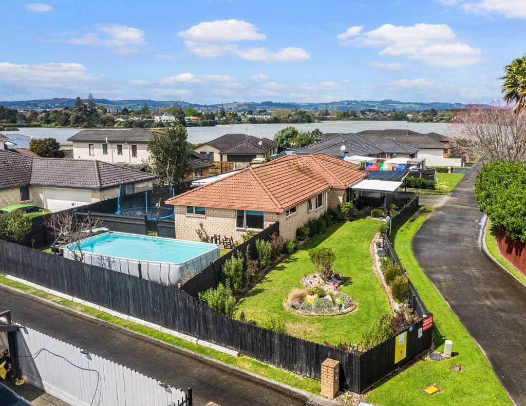 38 Morewa Place, Takanini, Auckland - Carousel 1
