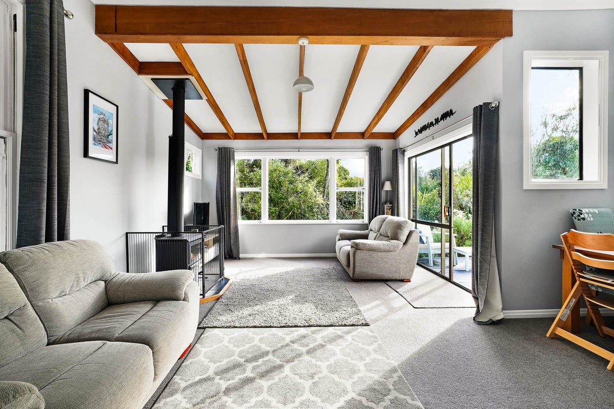 1162 Takaka-Collingwood Highway, Onekaka - Carousel 1