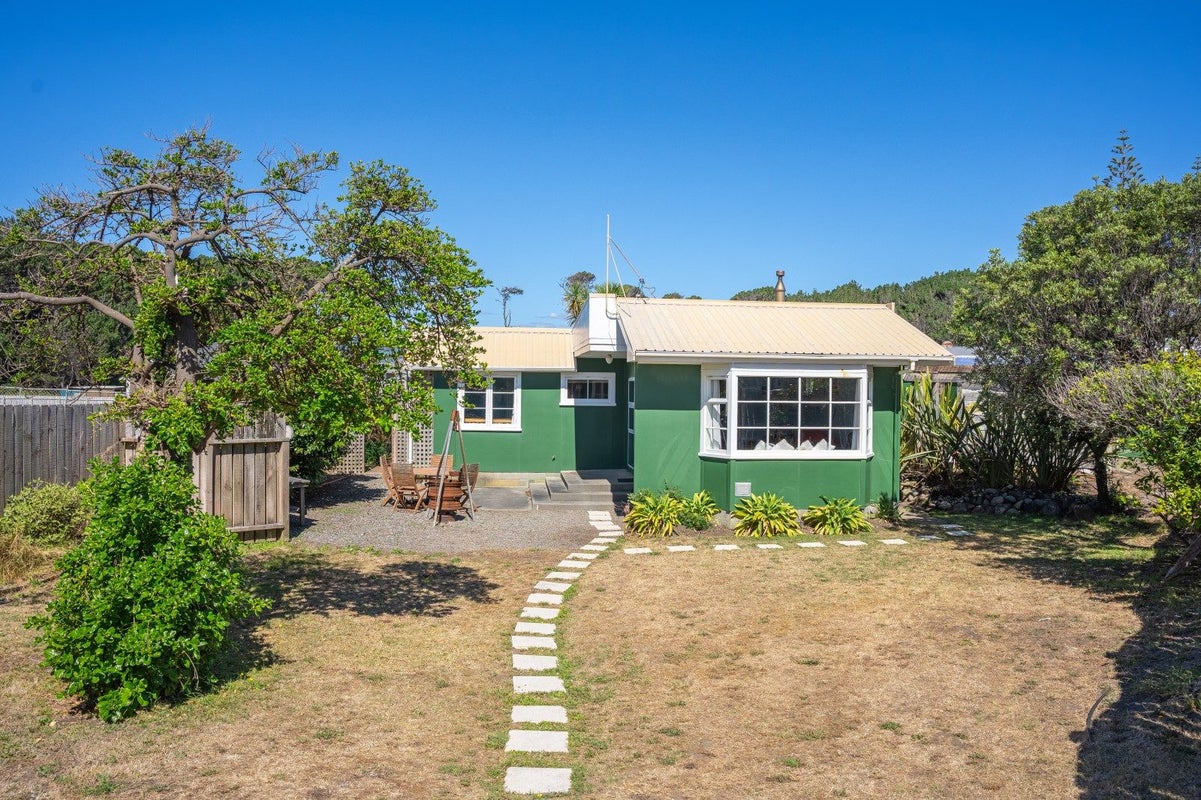6 Rangiuru Road, Otaki Beach, Otaki - Carousel 2