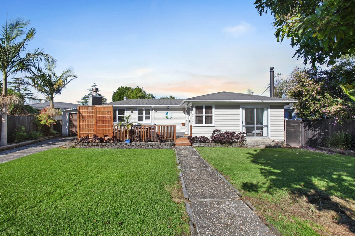 47 Universal Drive, Henderson, Auckland - Carousel 1