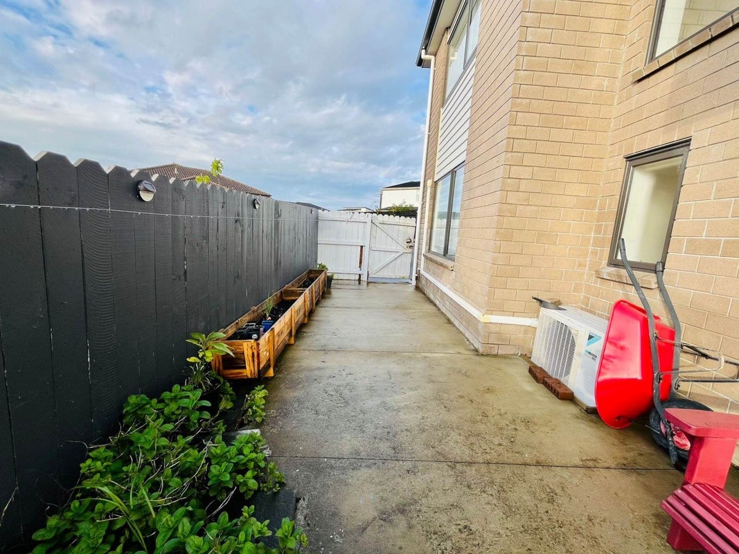 25B Arrowsmith Drive, Flat Bush, Auckland - Carousel 2
