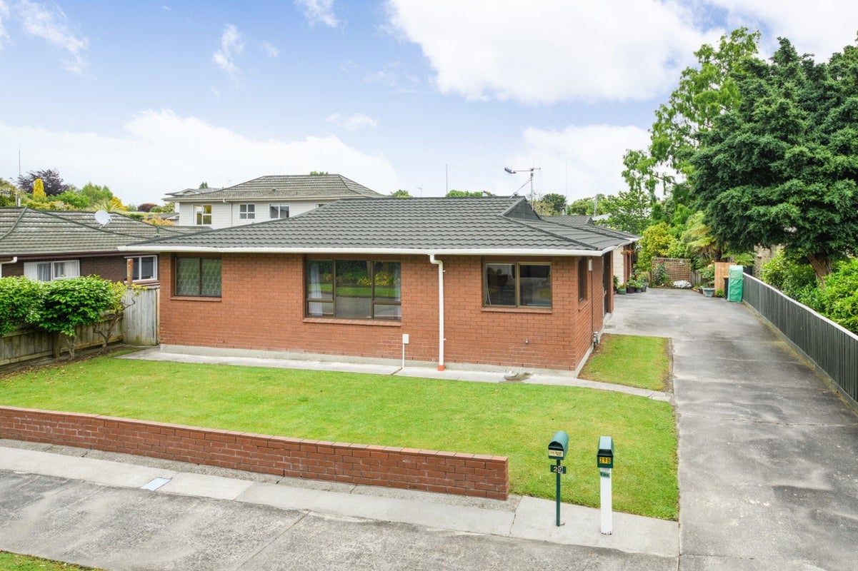 1/29 Redwood Grove, Hokowhitu, Palmerston North - Carousel 1