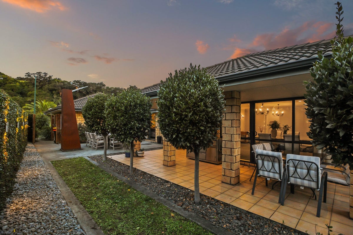 7 Crawford Drive, Thames, Thames - Carousel 1