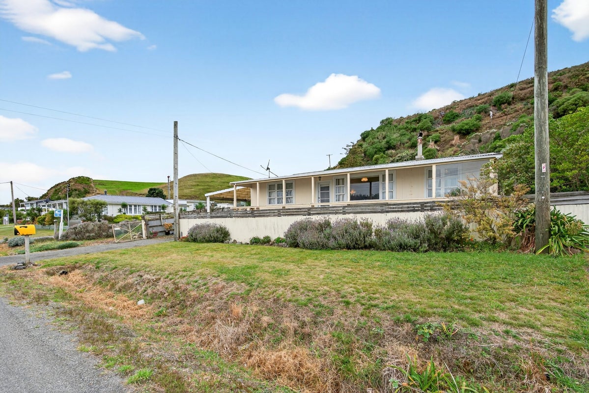 28 Lake Ferry Road, Lake Ferry - Carousel 1