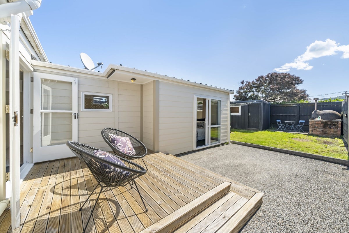 11 Beach Street, Petone, Lower Hutt - Carousel 2