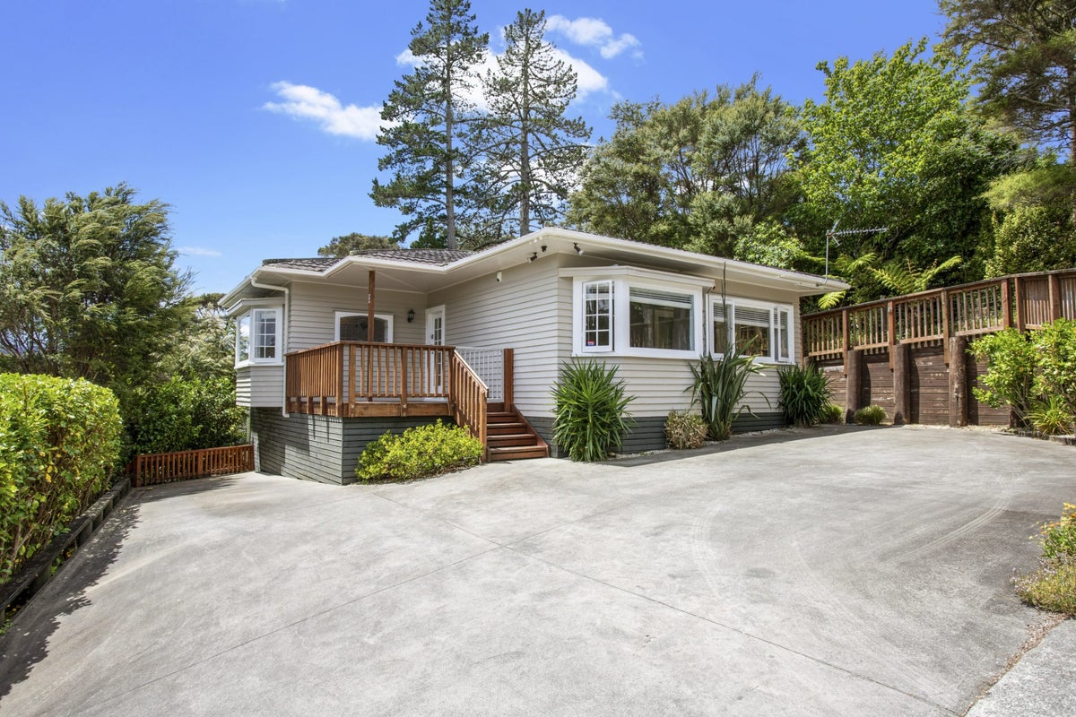 518E West Coast Road, Oratia, Auckland - Carousel 1
