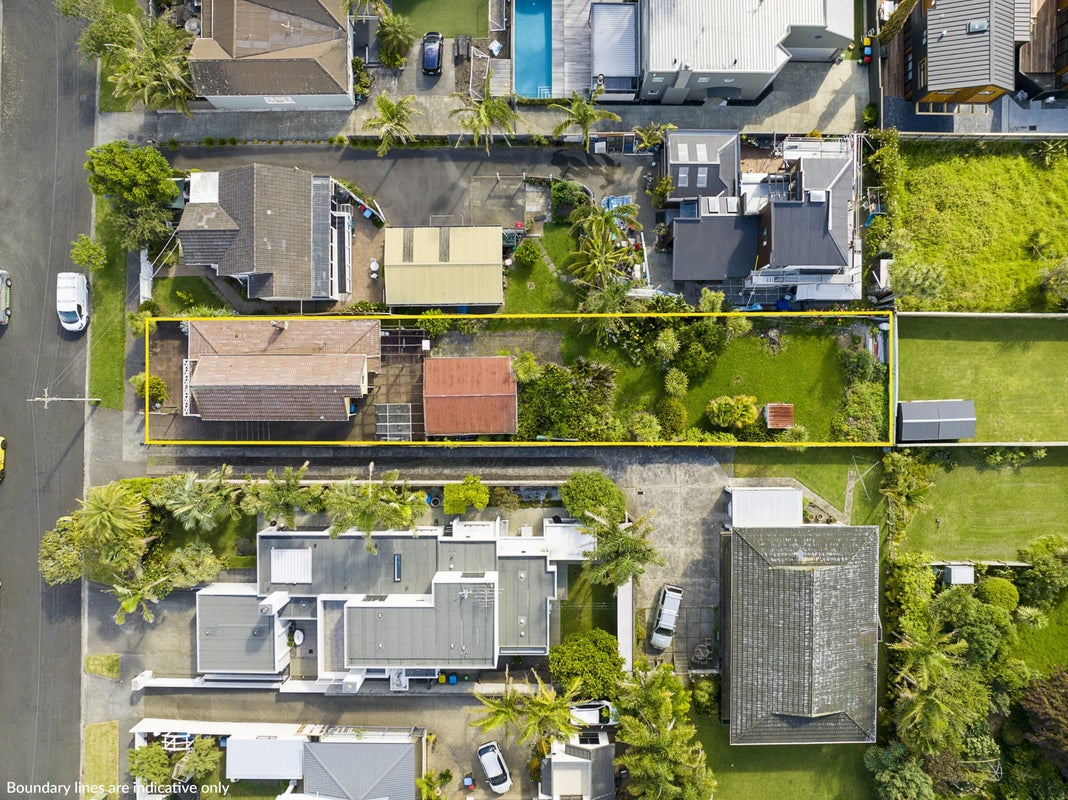 73 Wainui Avenue, Point Chevalier, Auckland - Carousel 1