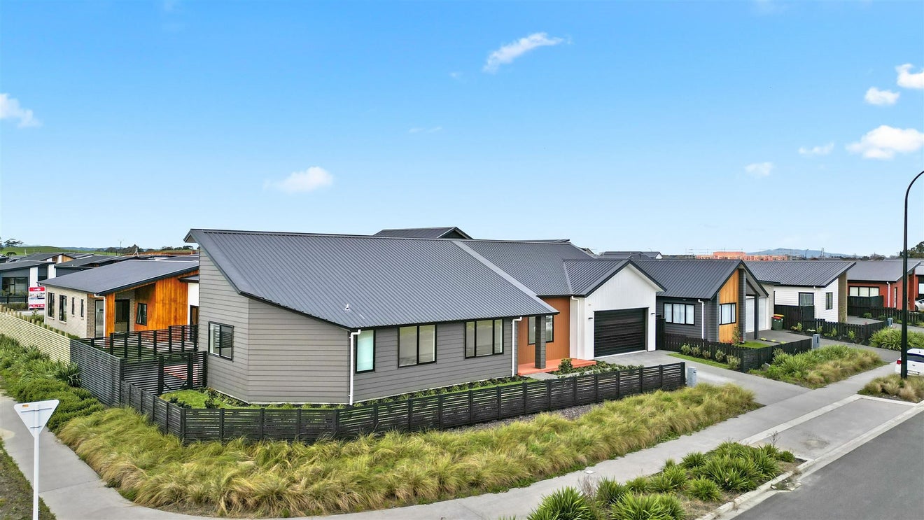24 Athier Avenue, Chartwell, Hamilton - Carousel 1