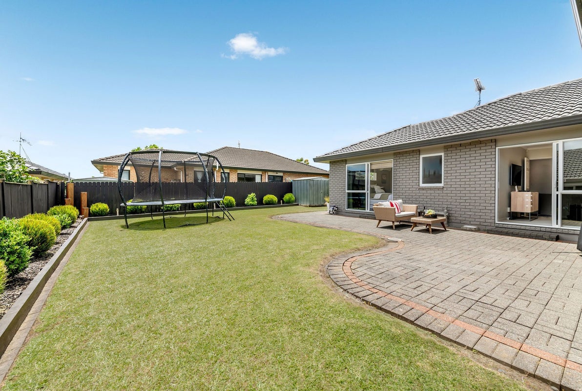 31 Newinn Crescent, East Tamaki Heights, Manukau City, Auckland - Carousel 2
