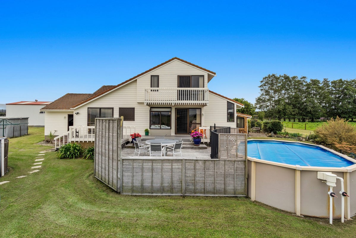 449 East Bank Road, Edgecumbe, Whakatane - Carousel 1