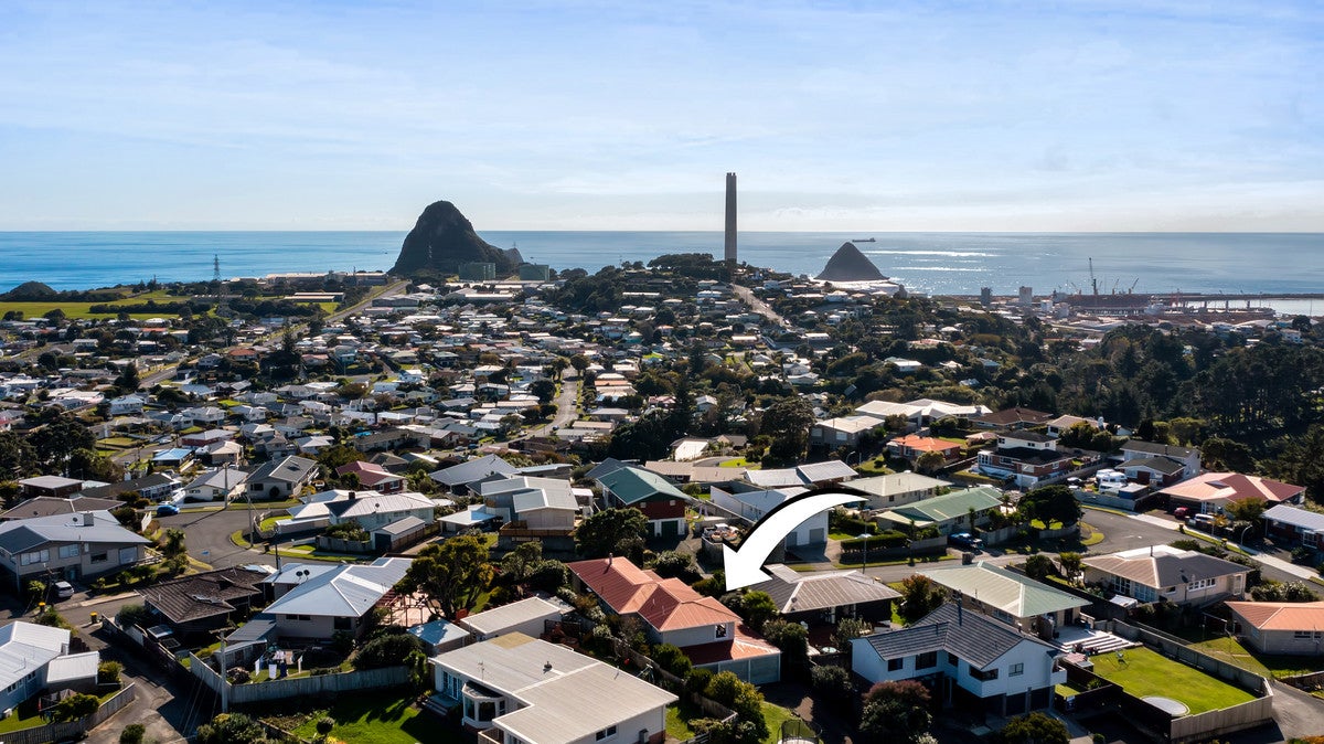 10 Melrose Street, Spotswood, New Plymouth - Carousel 1