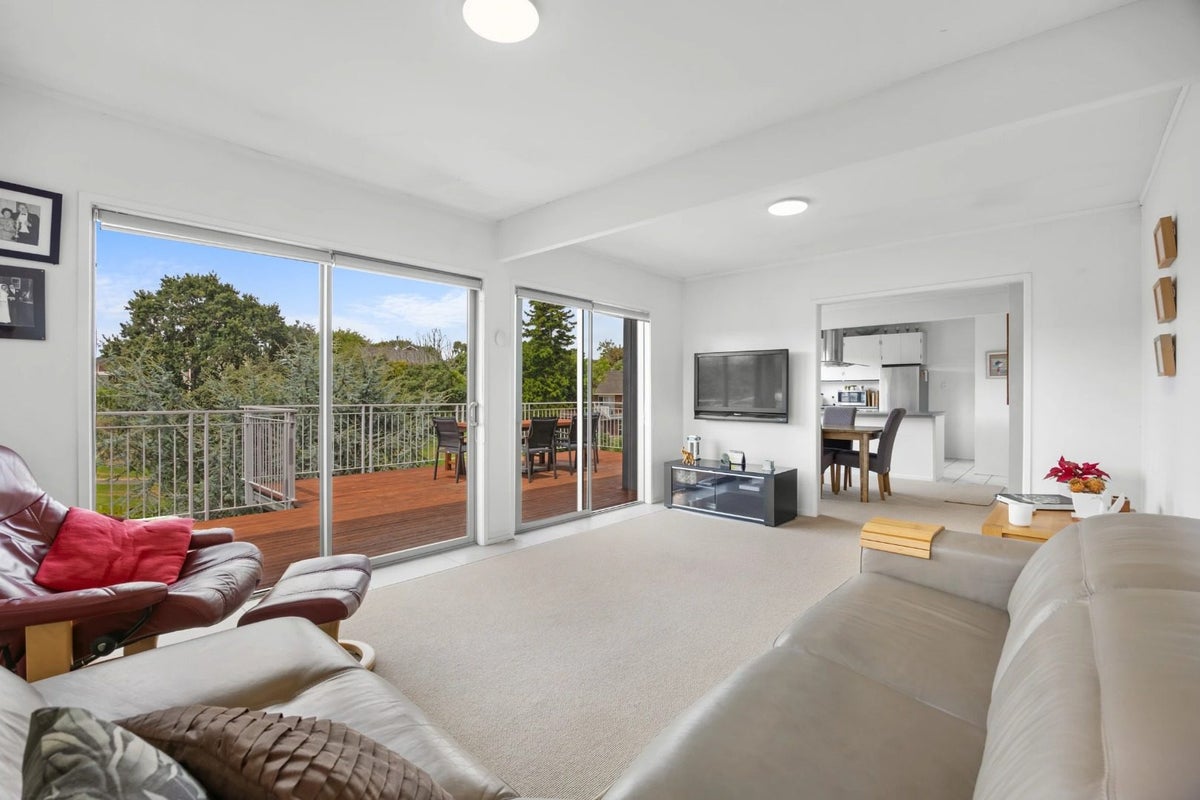 17 Davita Place, Farm Cove, Manukau City, Auckland - Carousel 2