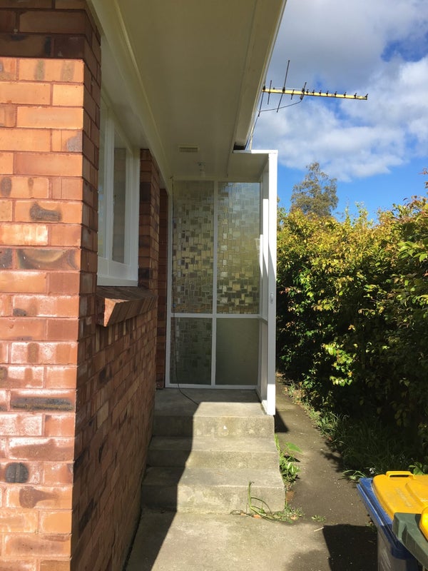 1/16 Kapiti Place, Sunnynook, Auckland - Carousel 2