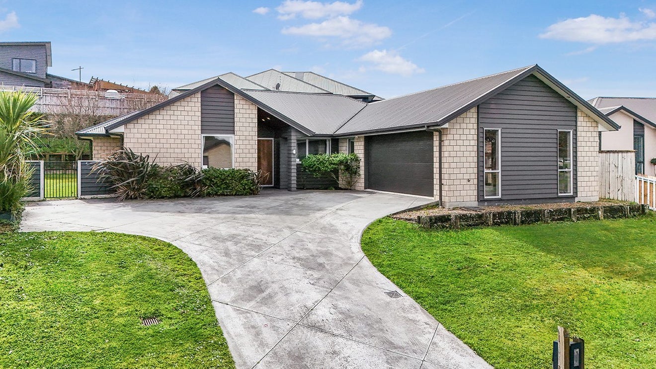 112 Cumberland Drive, Flagstaff, Hamilton - Carousel 1