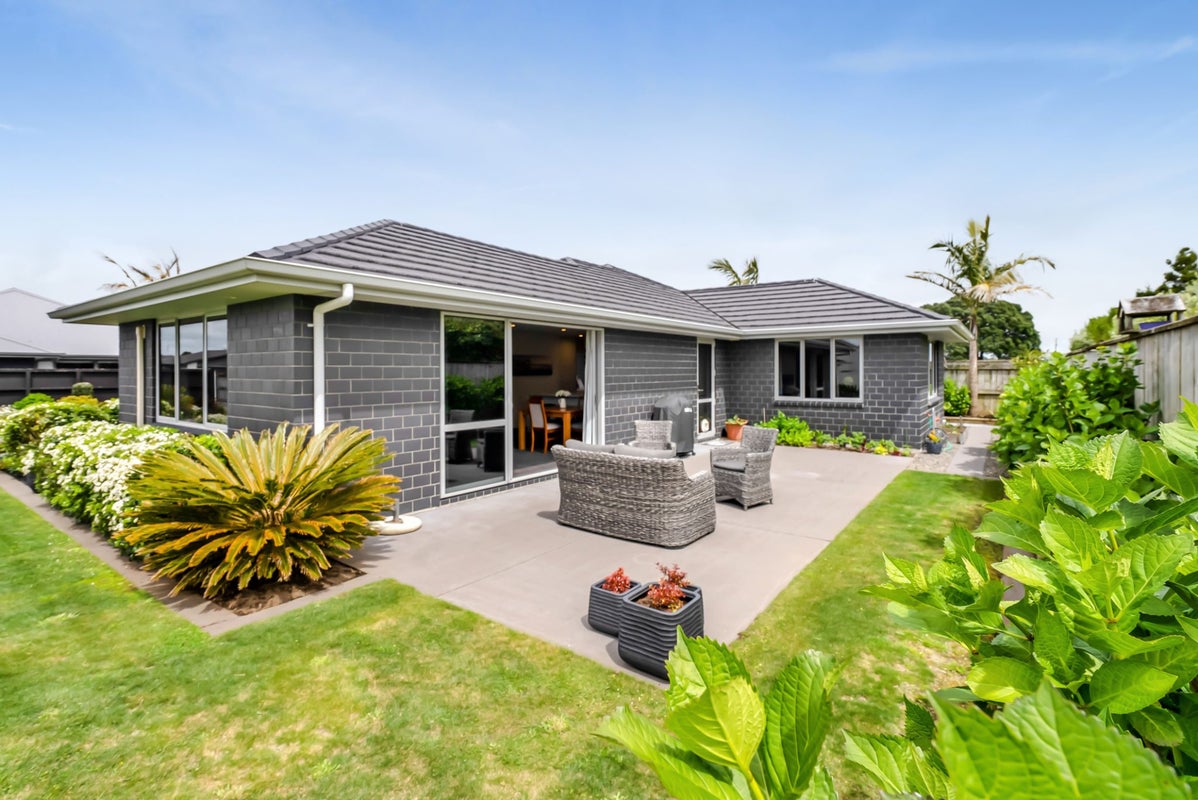 15 Keene Drive, Bell Block, New Plymouth - Carousel 1