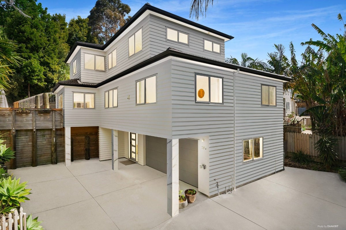 76B Glamorgan Drive, Torbay, Auckland - Carousel 1