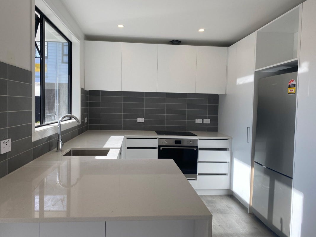 30B Collins Avenue, Tawa, Wellington - Carousel 2