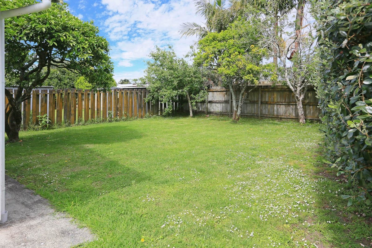 22A Peachgrove Road, Te Atatu Peninsula, Auckland - Carousel 2