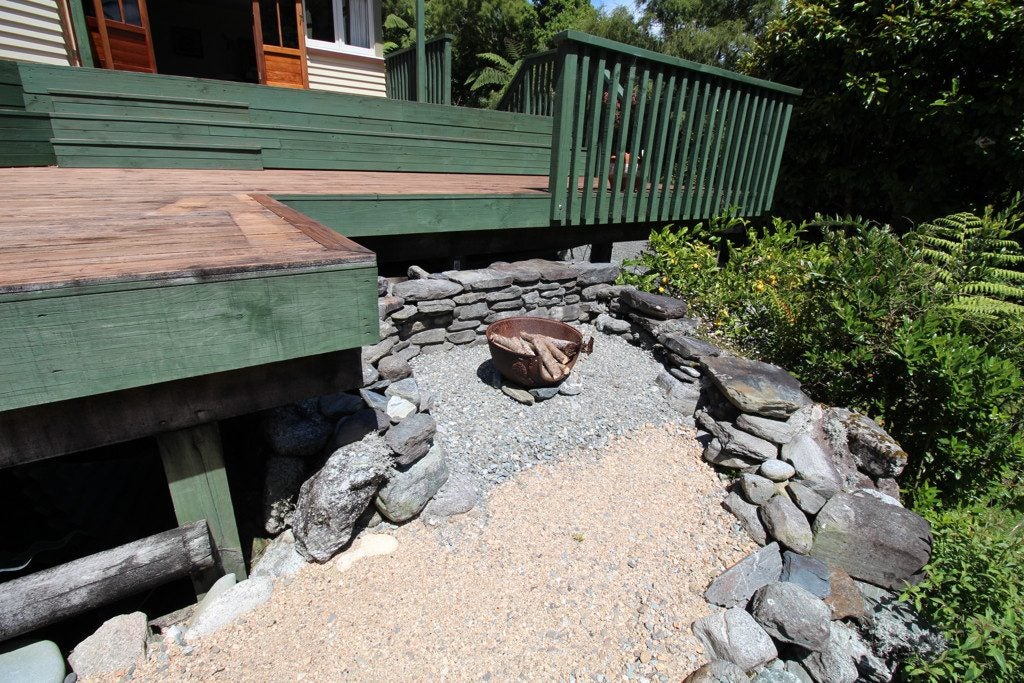 15 Weenink Road, Karoro, Greymouth - Carousel 35