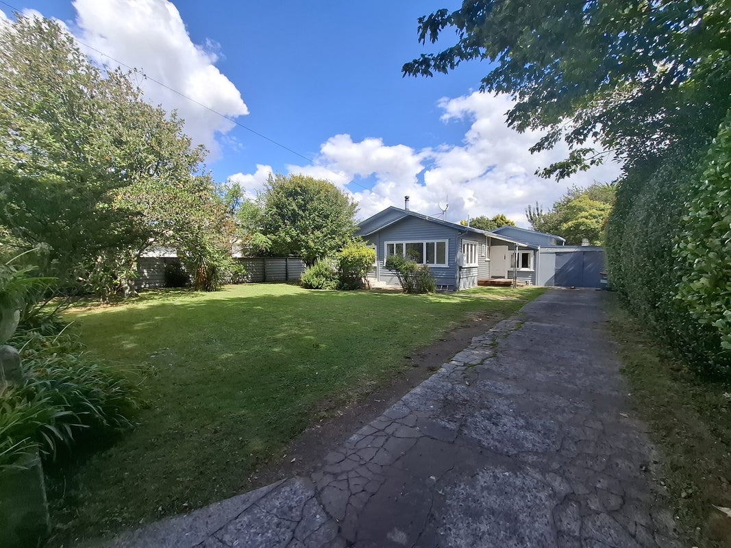 39 Takinga Street, Mourea, Rotorua - Carousel 1