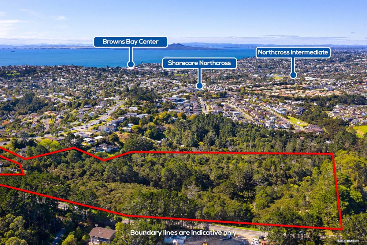 9 Lonely Track Road, Fairview Heights, Auckland - Carousel 1