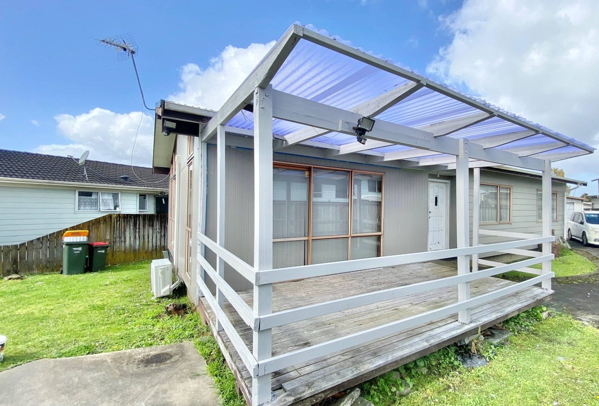 17 Balloch Street, Randwick Park, Auckland - Carousel 1