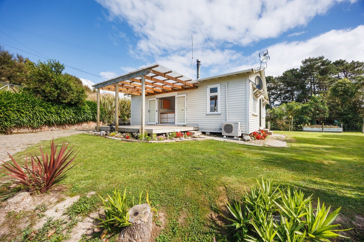 11 Ridge Road, Pohangina, ashhurst - Carousel 1