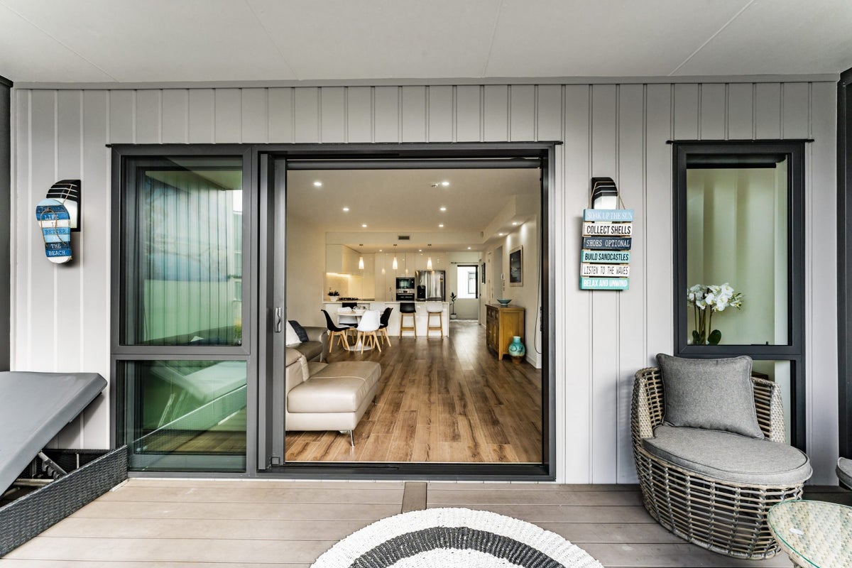 72 Te Oneroa Way, Long Bay, Auckland - Carousel 1