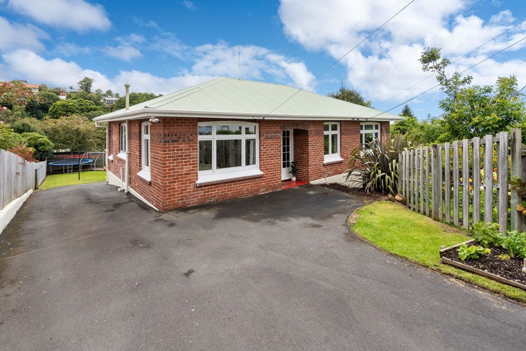 33A Glen Road, Mornington, Dunedin - Carousel 2