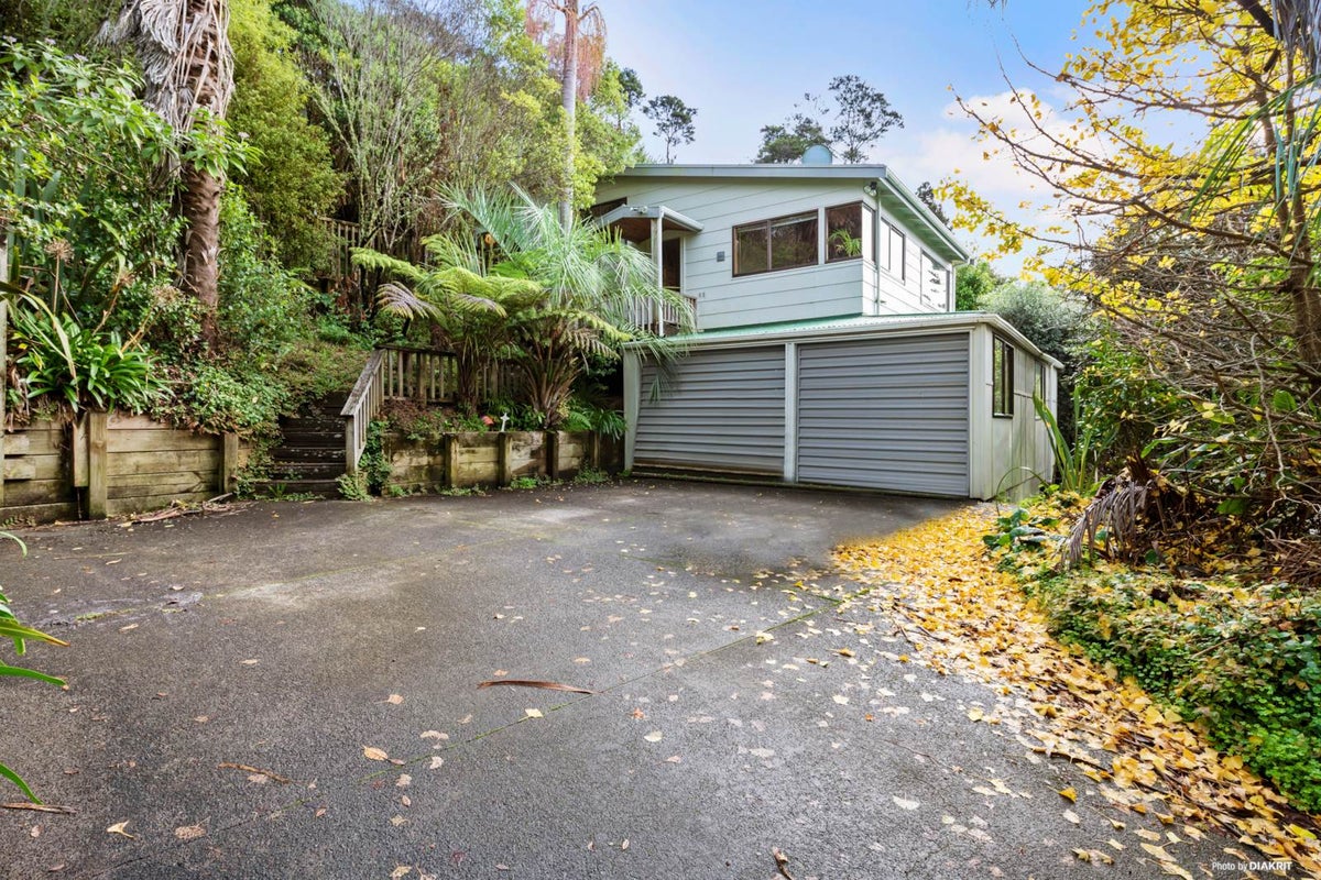 25 Laingfield Terrace, Laingholm, Auckland - Carousel 1