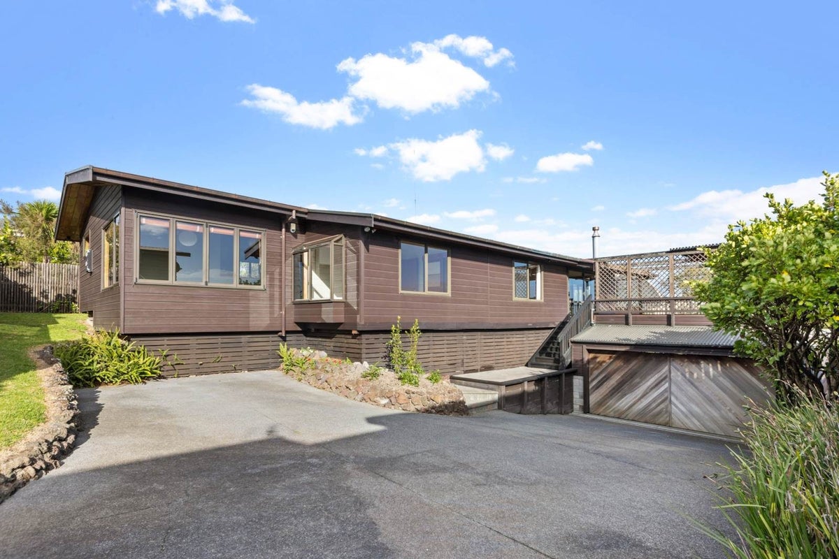 60 Forrest Hill Road, Forrest Hill, Auckland - Carousel 1