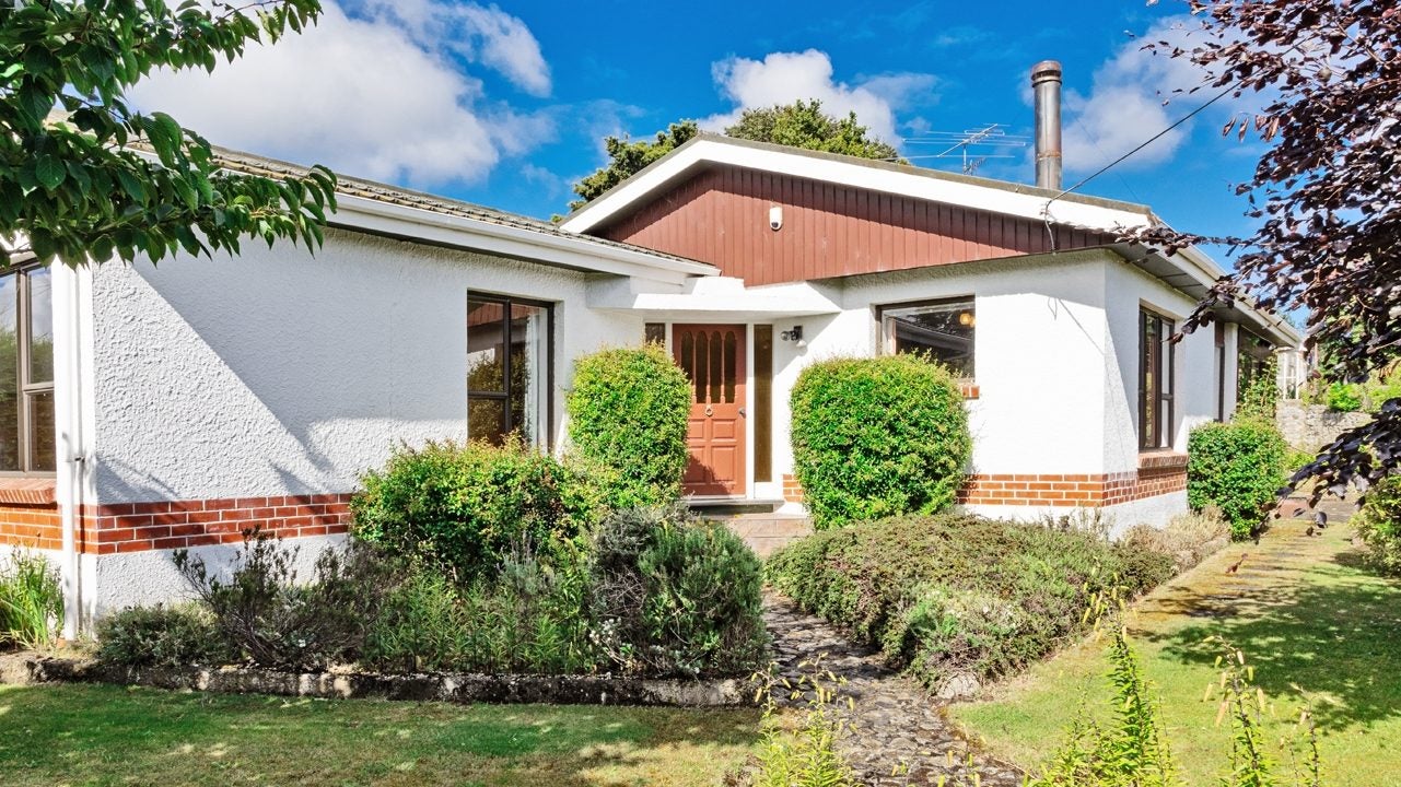 18 Black Road, Otatara - Carousel 1