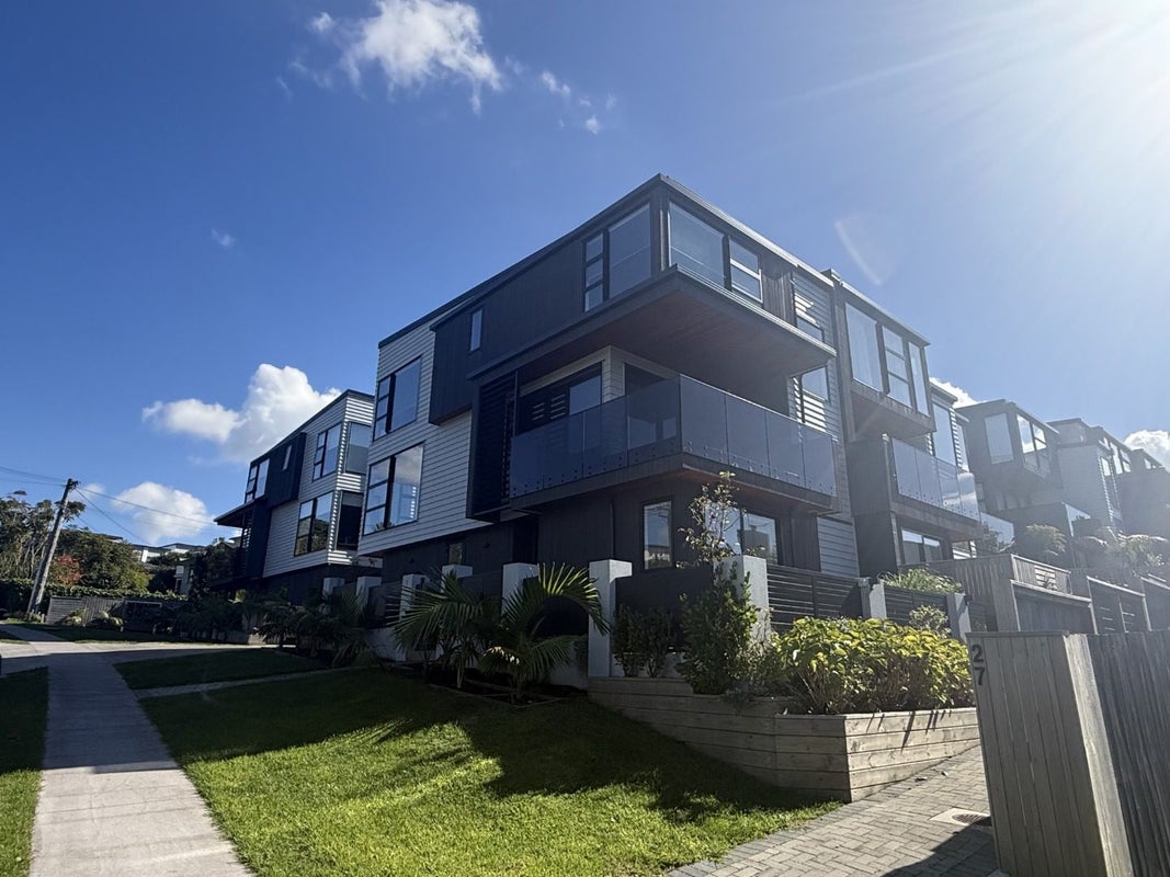 1/27 Hastings Road, Mairangi Bay, Auckland - Carousel 1
