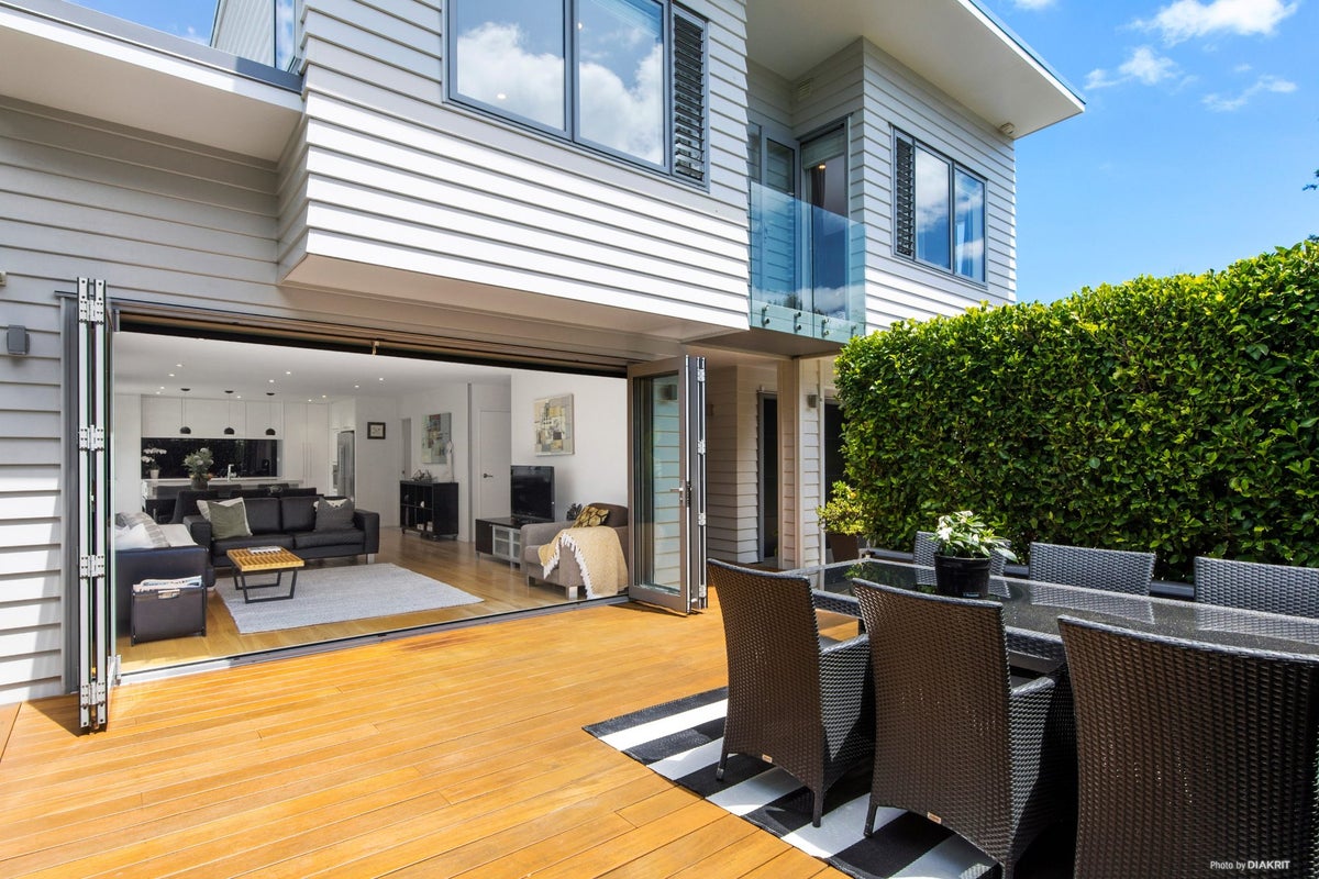 5A Mount Taylor Drive, Glendowie, Auckland - Carousel 2