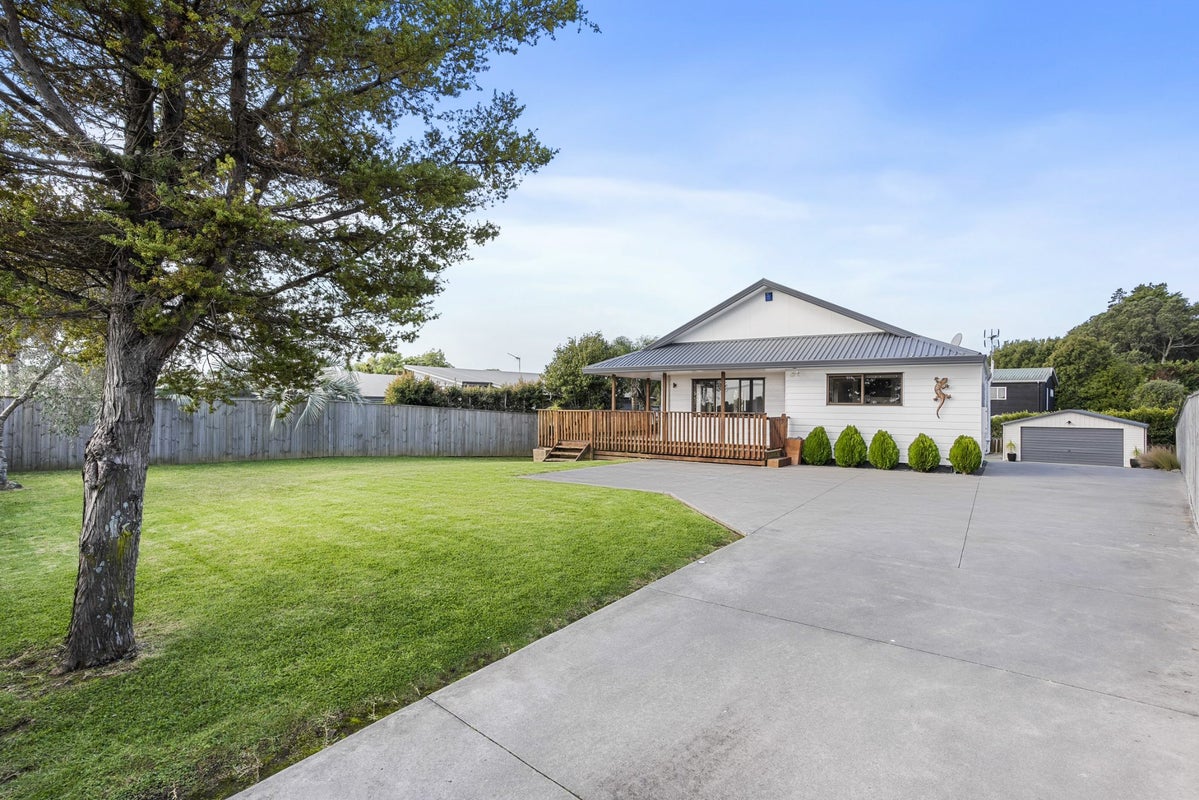 19 Shelly Bay Road, Beachlands, Auckland - Carousel 1