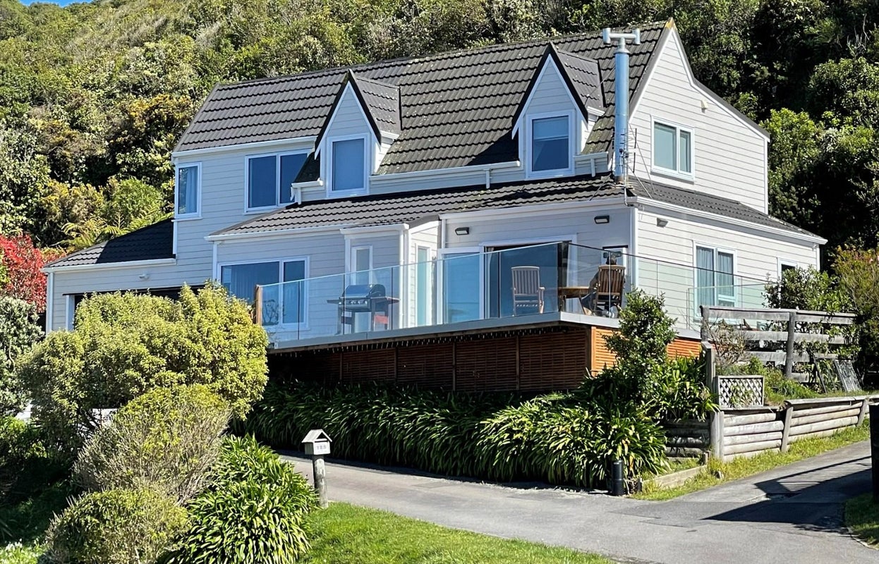 125 Maungaraki Road, Korokoro, Lower Hutt - Carousel 1