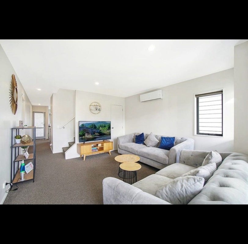 15 Divide Loop, Takanini, Auckland - Carousel 2