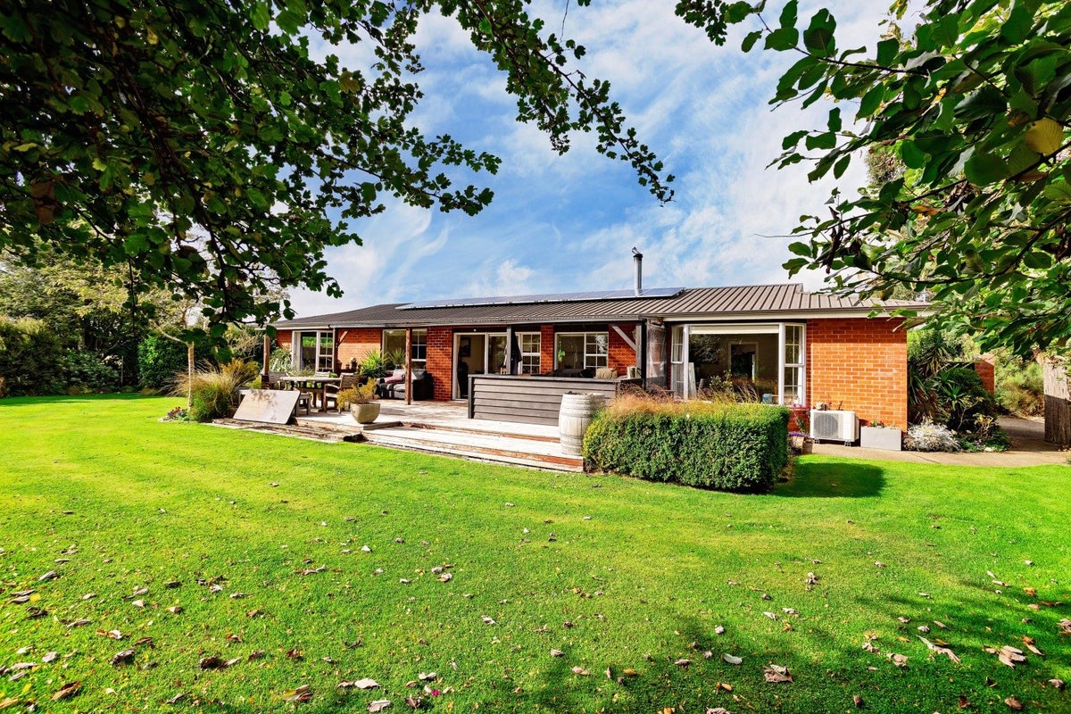274 West Plains School Road, West Plains, Invercargill - Carousel 1