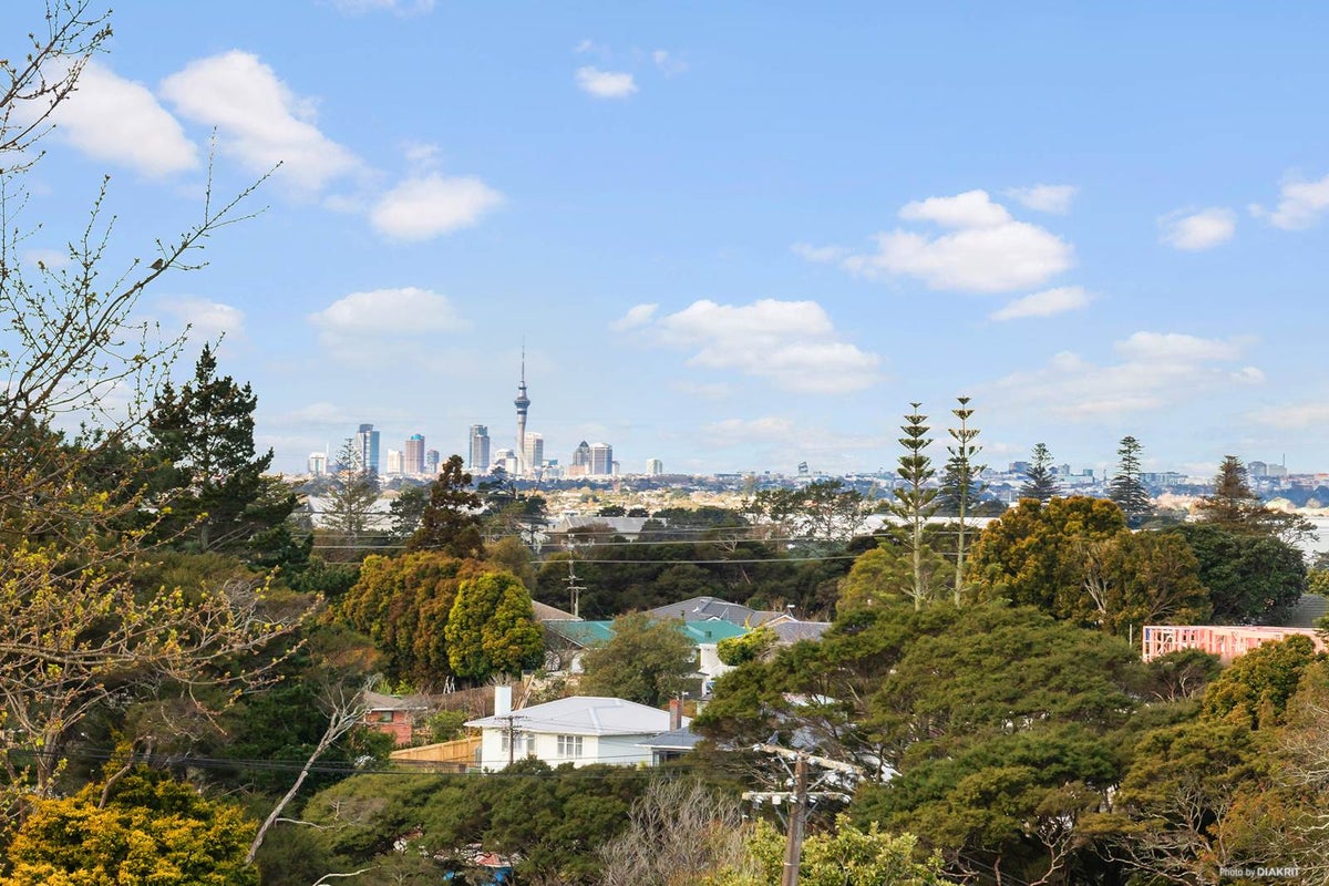 7C Valron Road, Te Atatu South, Auckland - Carousel 2
