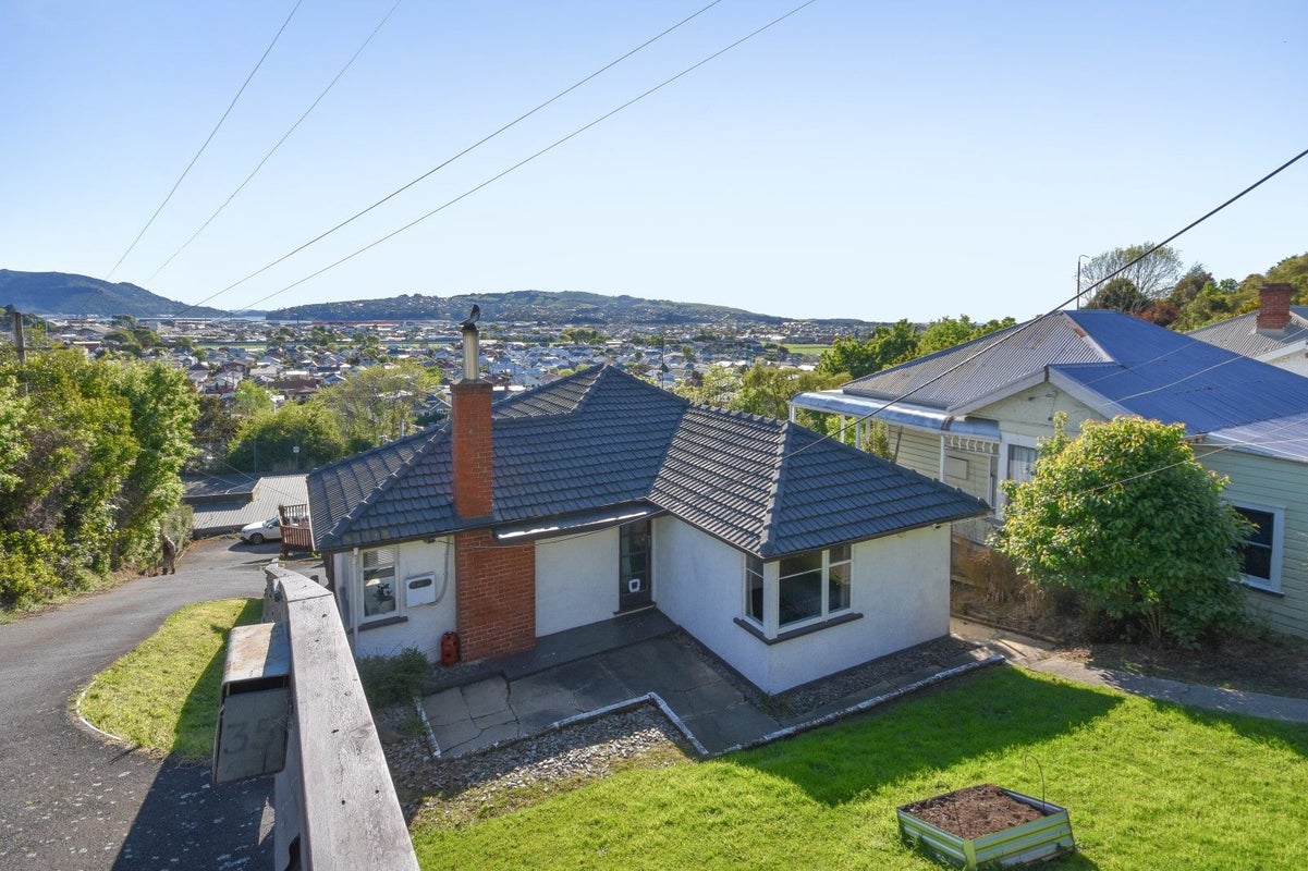 37 Easther Crescent, Kew, Dunedin - Carousel 1
