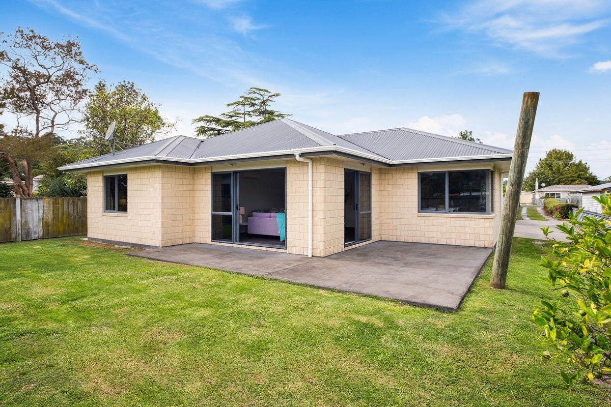110A De Lautour Road, Inner Kaiti, Gisborne - Carousel 1
