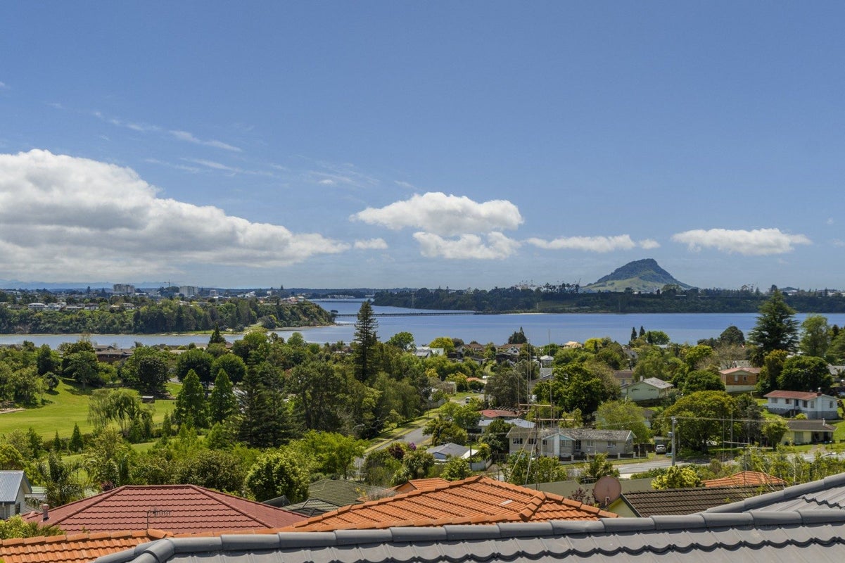 33 Oteki Park Drive, Welcome Bay, Tauranga - Carousel 1